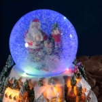Paesaggio di natale con sfera - immagine 3