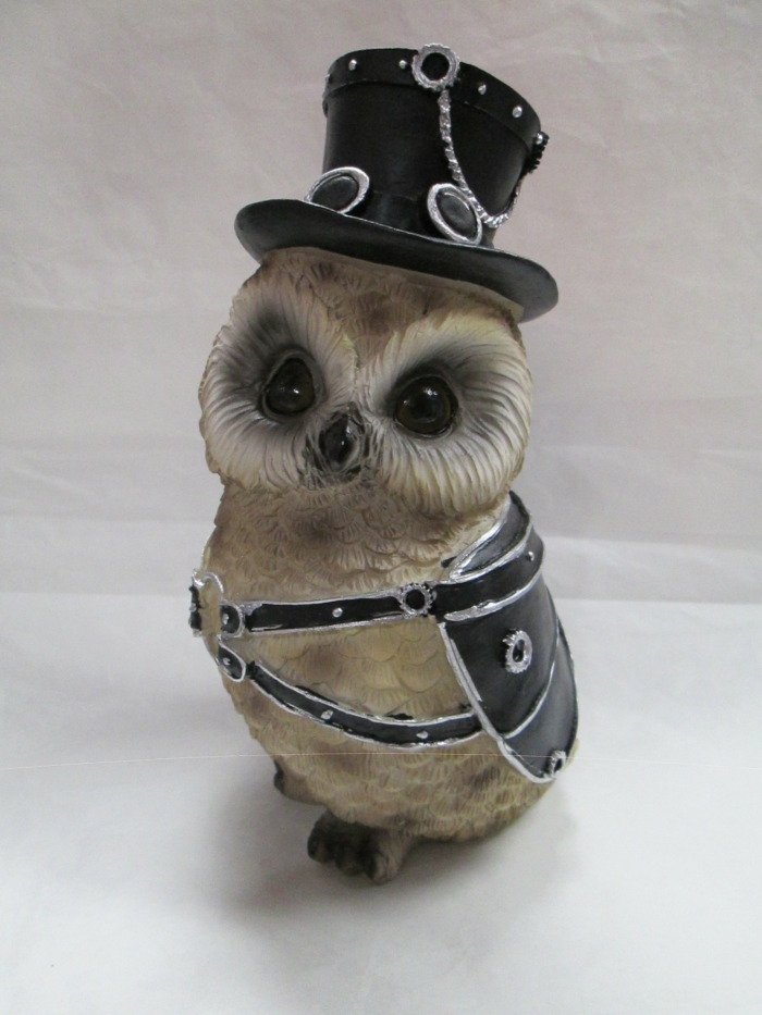 Gufo marrone con cappello steam punk